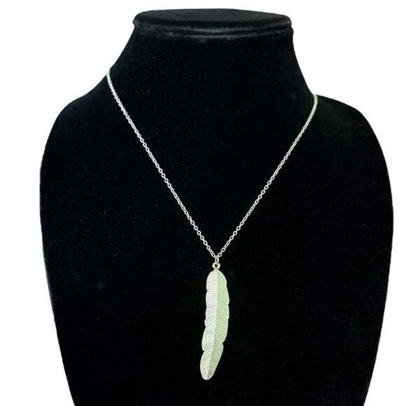 Silver Feather Pendant Boho Long Chain Necklace - Picture 3 of 3